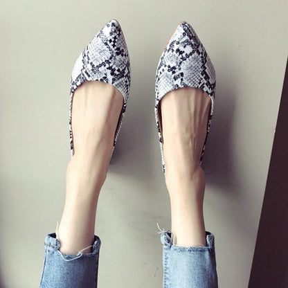 New Arrival  Women's Loafers Women Flat Heel Shoes Snake Print Slip-On Pointed Toe Causal Shoe