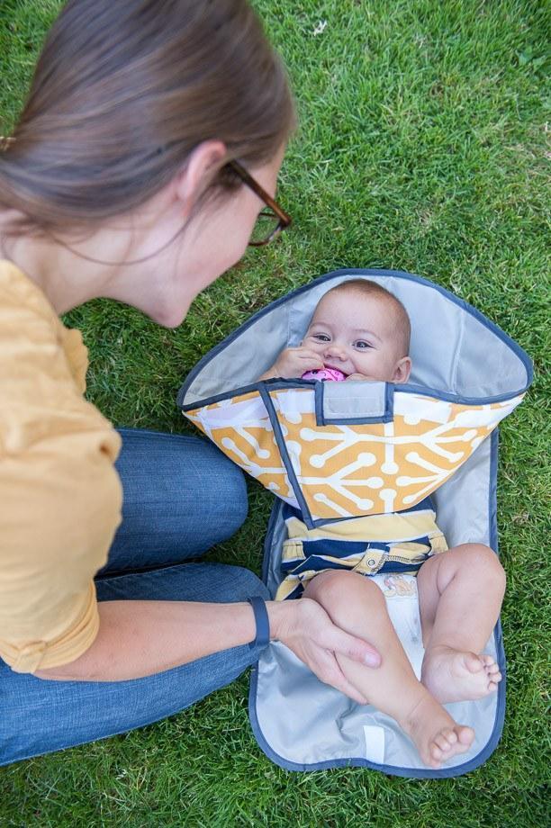 3-IN-1 Clean hands Changing Pad